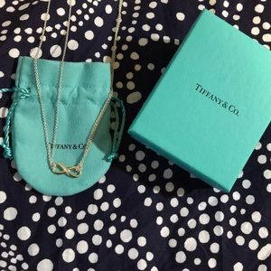 Tiffany & Co. infinity Necklace